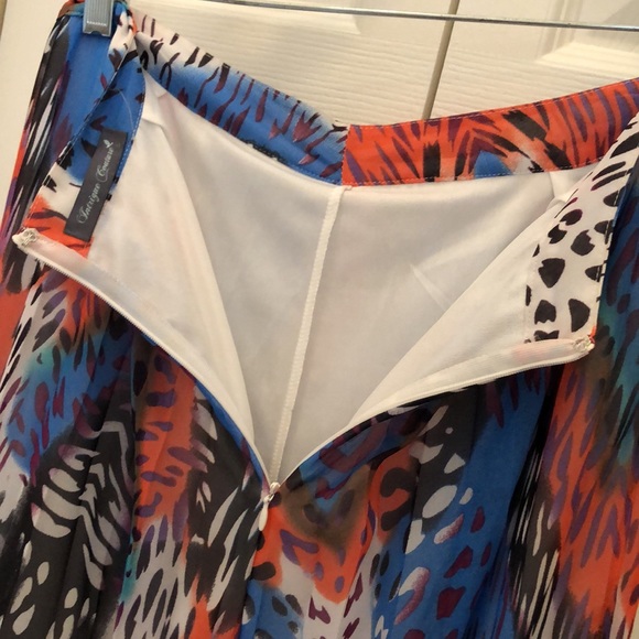🐆Intrigue Chiffon Abstract Animal Print, white lined colorful maxi skirt - Picture 6 of 11